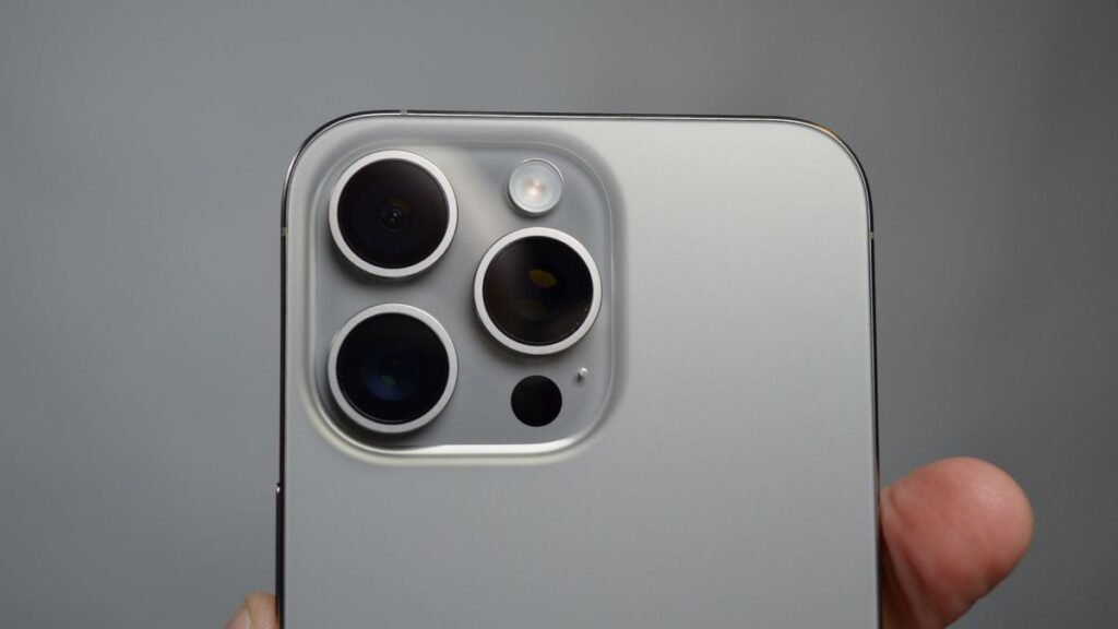 iPhone 17 Series: अब आएगा 'Air' मॉडल, 48MP कैमरा और 120Hz डिस्प्ले ने मचाया तहलका